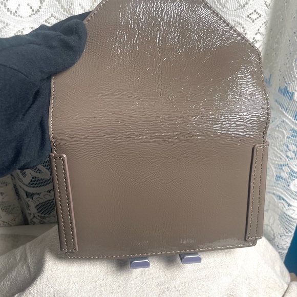 Banana Republic Bow Accent Gray Wallet Clutch Cow Leather 4 in H x 6 in L - Picture 5 of 6